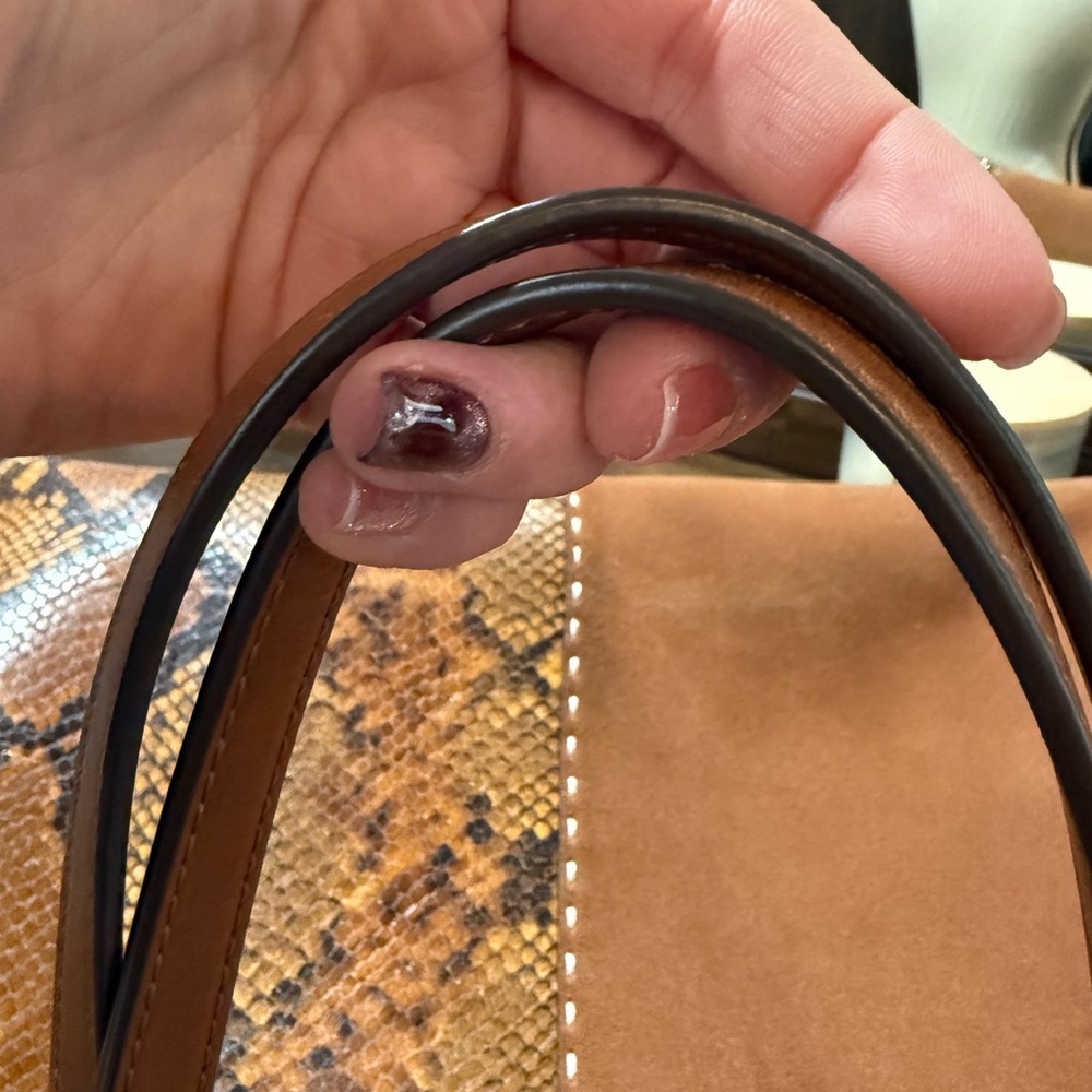 Tory Burch Elegant Snakeskin and Suede Tote Bag - Picture 15 of 15